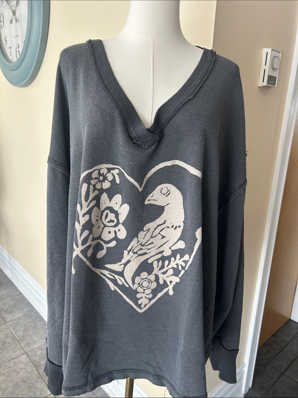 FREE PEOPLE Venice Oversize Cotton Blend Graphic Sweatshirt size extra large - Picture 7 of 9